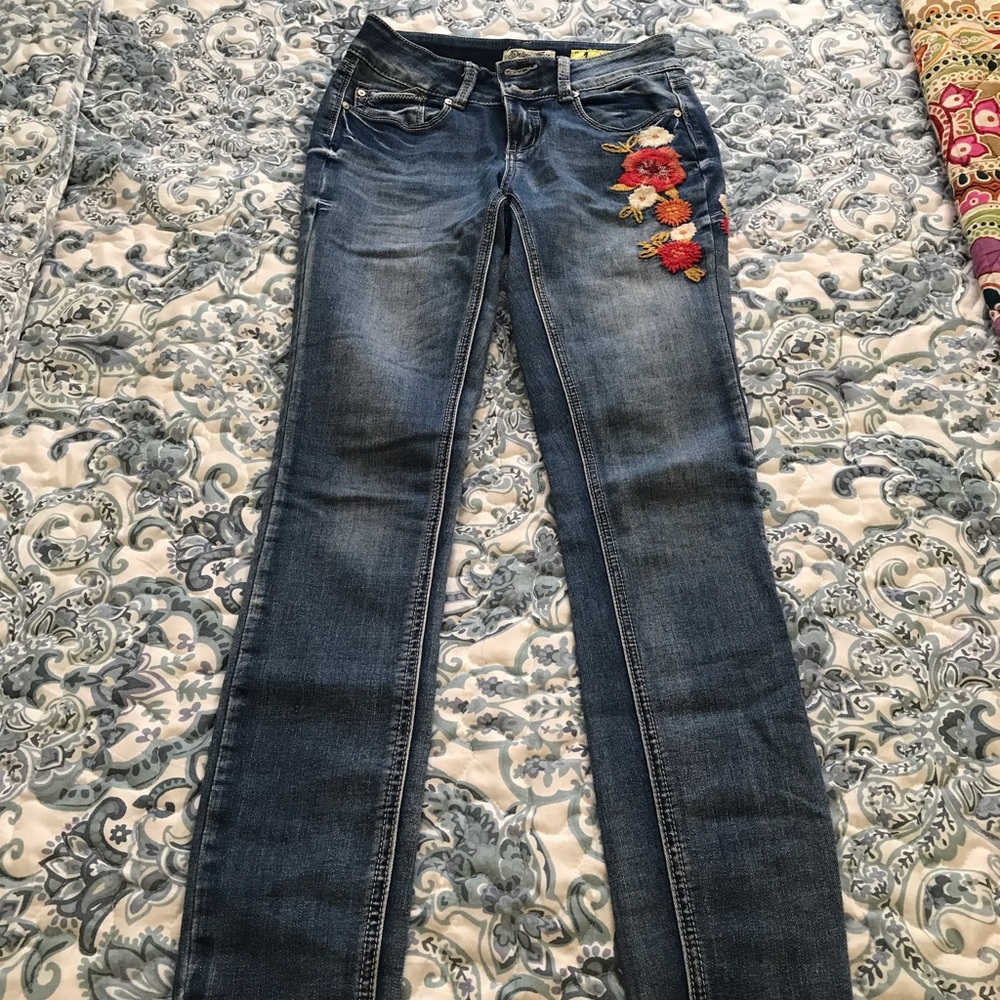 Skinny Jeans Floral Embroidered